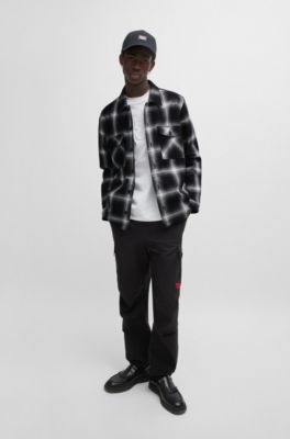 Camisa oversize fit en sarga de algod&oacute;n a cuadros, Negro