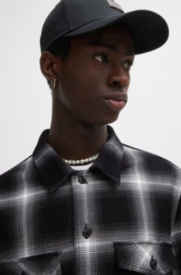 Camisa oversize fit en sarga de algod&oacute;n a cuadros, Negro