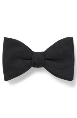 Pre-tied bow tie in a silk blend, Black