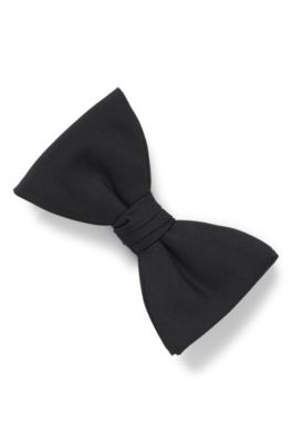 Pre-tied bow tie in a silk blend, Black