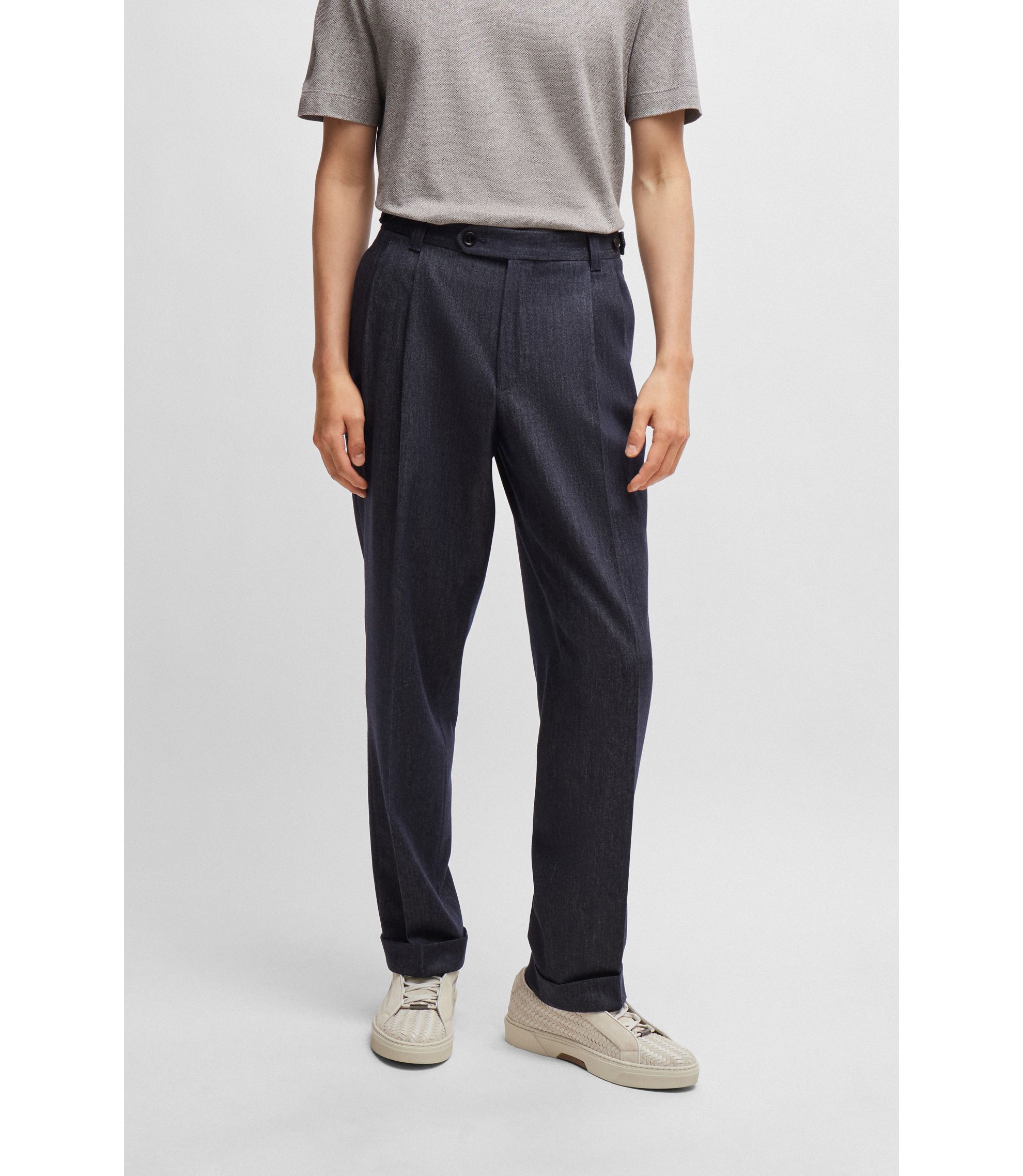 hbna50520742_404_350?wid=1980&