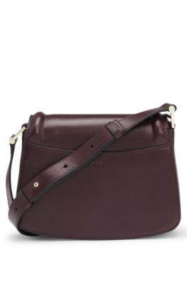 Signature-hardware saddle bag in leather, Light Purple