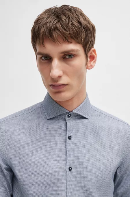 Casual-fit shirt in structured cotton with spread collar