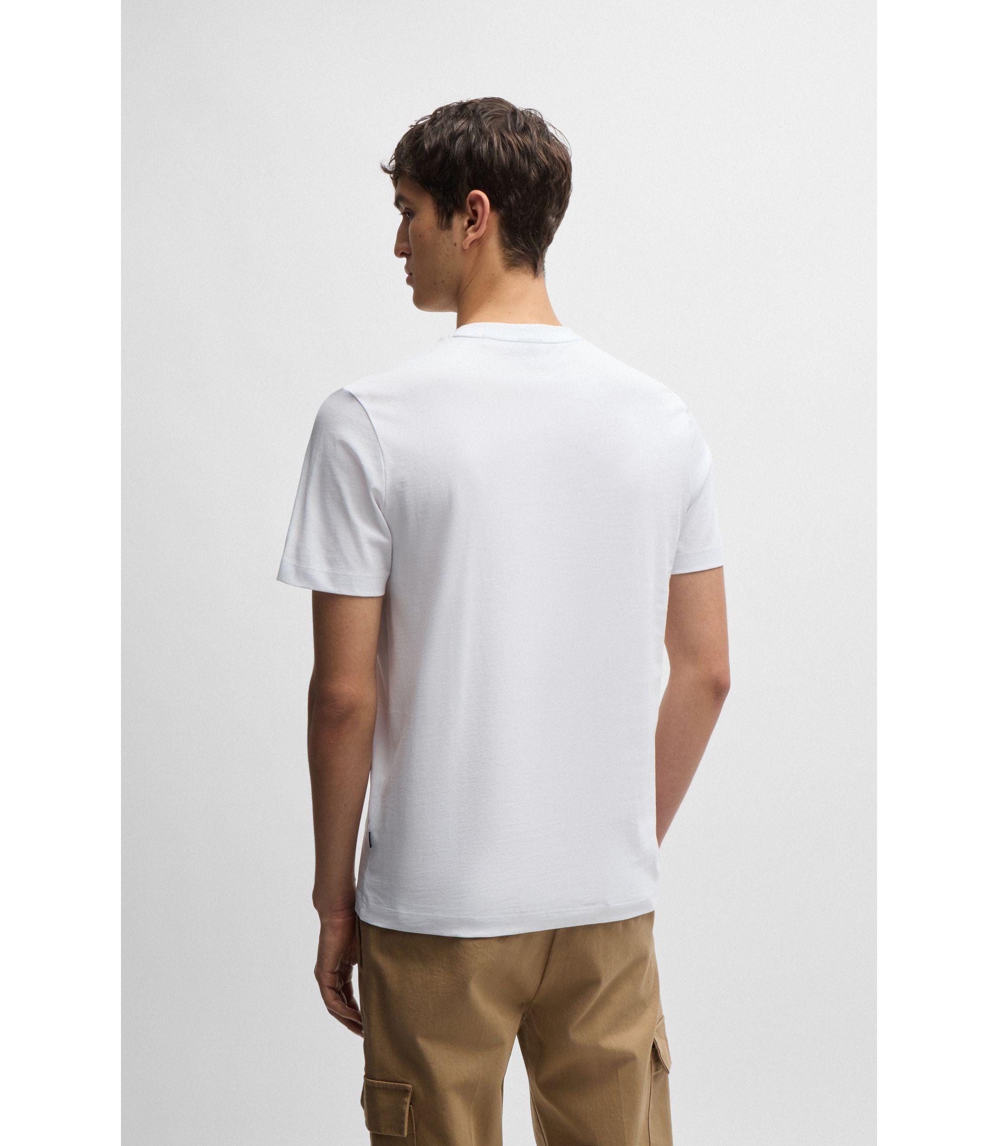 hbna50521520_101_360?wid=1980&