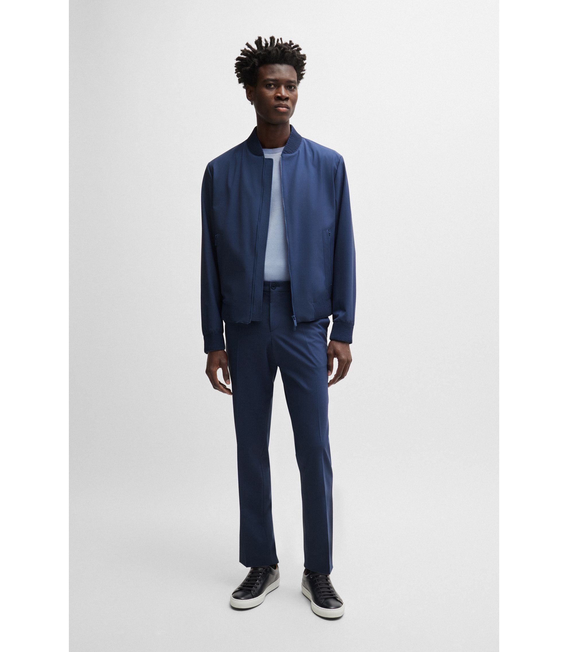 hbna50521581_412_300?wid=1980&