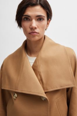 Abrigo cruzado de tejido el&aacute;stico, Beige