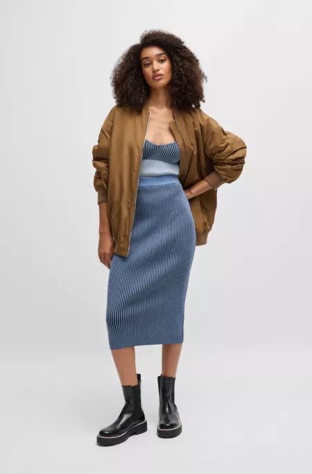 Knitted tube skirt with two-tone rib