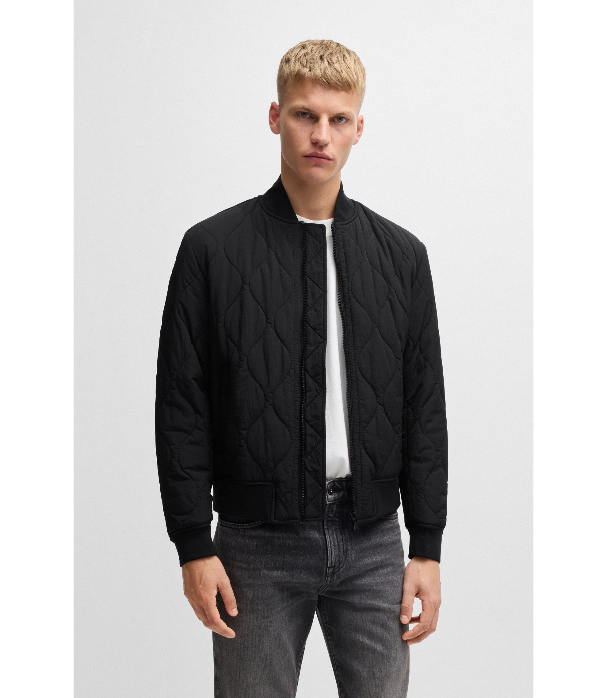 極美品 48サイズ HUGO BOSS リバーシブル キルティングダウン hbna50522218_001_350?wid=1980&