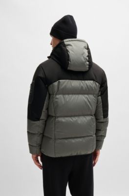 Chaqueta de plum&oacute;n repelente al agua con capucha extra&iacute;ble, Gris claro