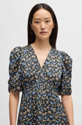 V-neck dress printed satin with gathered sleeves