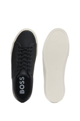 Baskets en similicuir &agrave; textures unies et grain&eacute;es, Noir