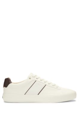 Baskets en similicuir &agrave; textures unies et grain&eacute;es, Blanc