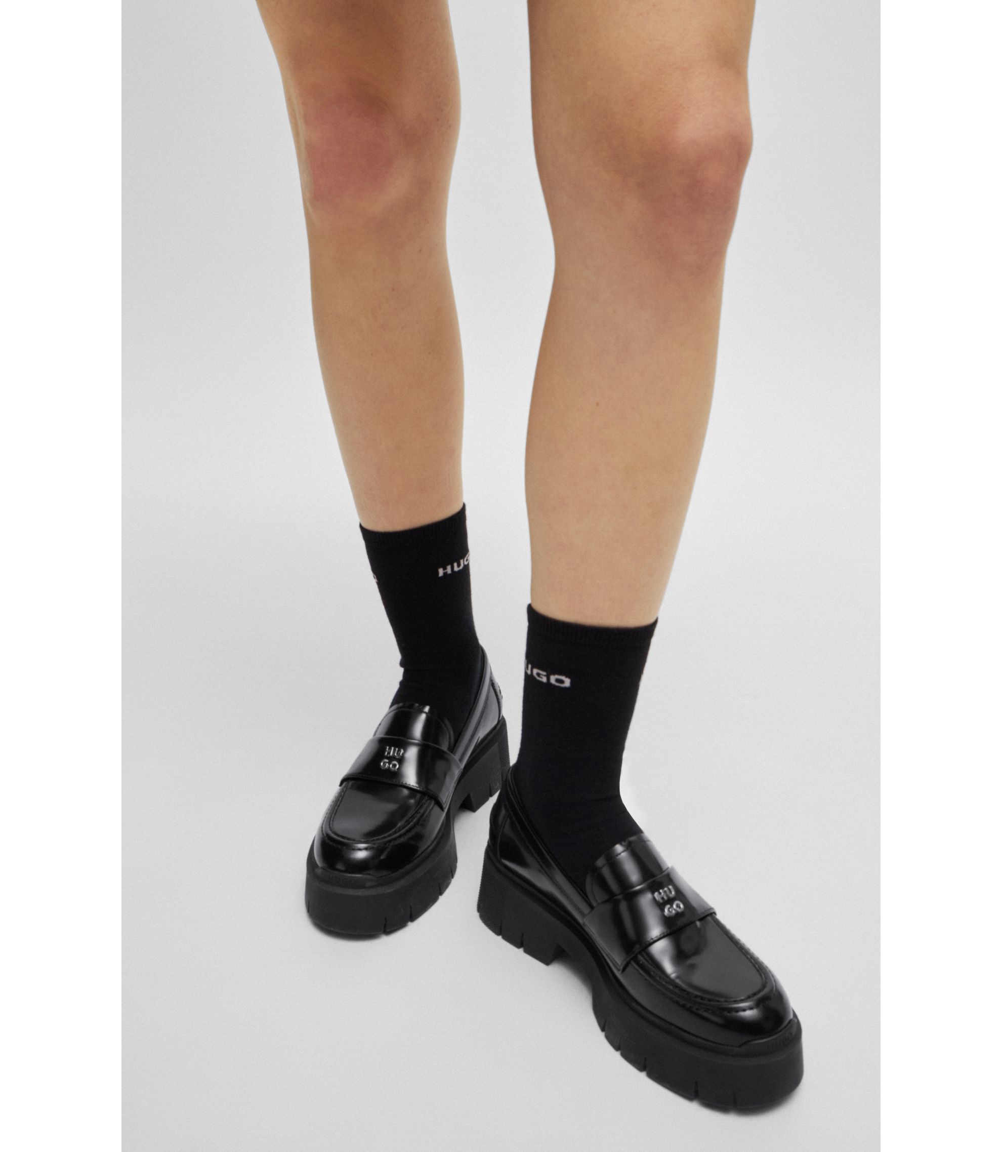 靴 Trois Logo Loafers Icone loafer - Black | Hermès Canada