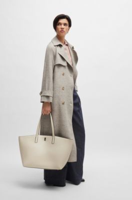 Leather shopper bag with signature hardware, Light Beige