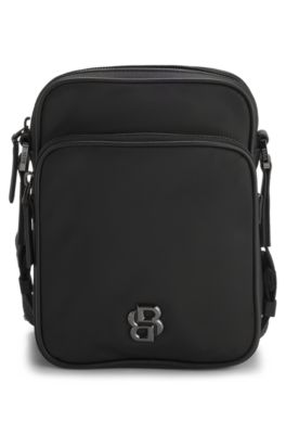 Bolso mensajero con monograma Double&nbsp;B met&aacute;lico, Negro
