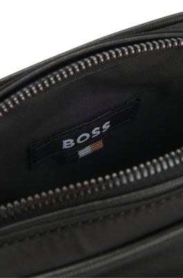 Bolso mensajero con monograma Double&nbsp;B met&aacute;lico, Negro