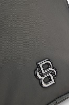Sac reporter avec pi&egrave;ces m&eacute;talliques &agrave; monogramme double B, Gris