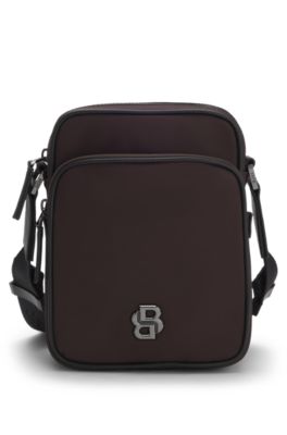Bolso mensajero con monograma Double&nbsp;B met&aacute;lico, Marr&oacute;n oscuro