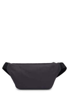 Ri&ntilde;onera con logo en contraste y capa exterior de malla, Negro