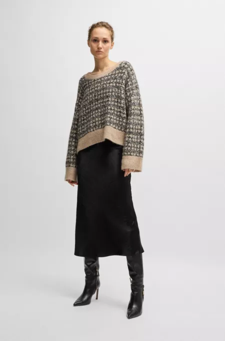 Jacquard-knit sweater with three-colored yarn