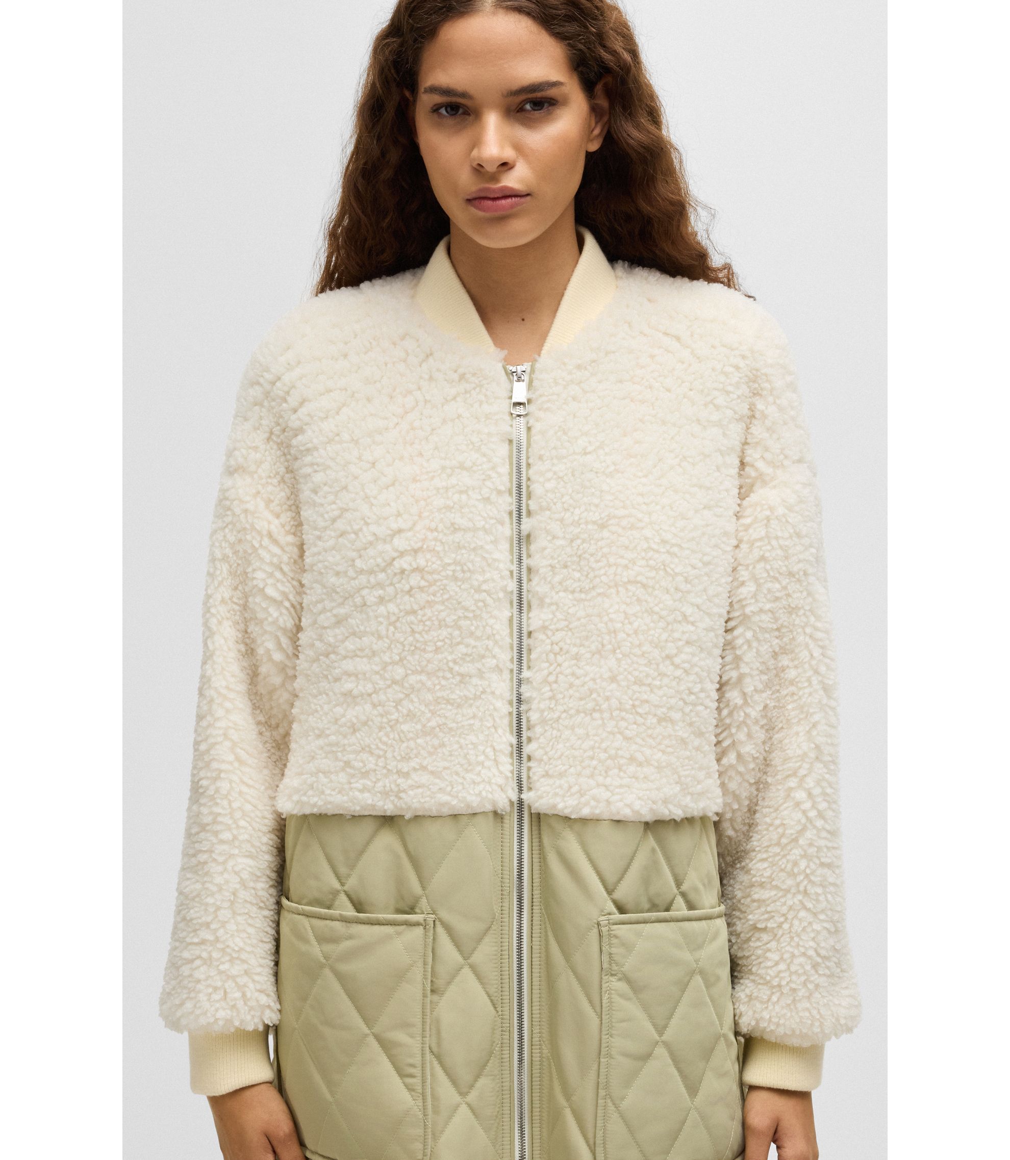 hbna50524437_118_340?wid=1980&