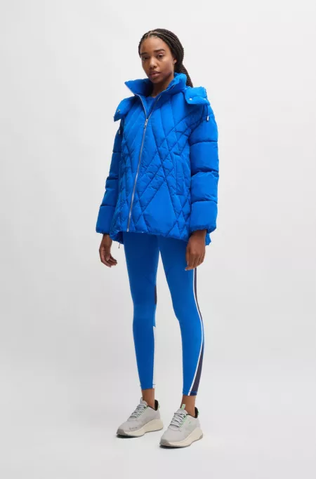 Water-repellent jacket with seasonal quilting