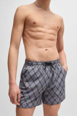 Ba&ntilde;ador tipo shorts con logo apilado estampado, Gris