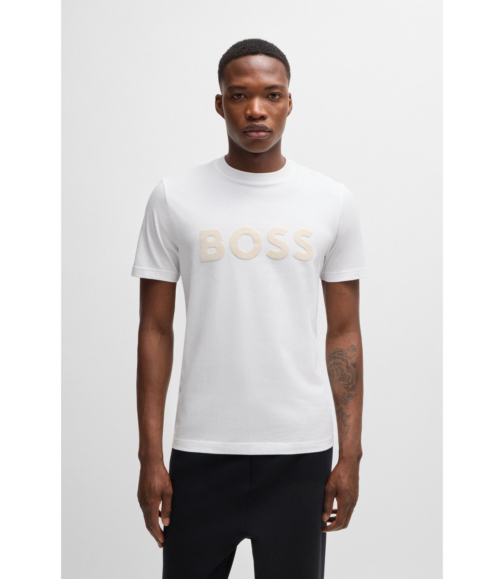 hbna50525087_100_350?wid=1980&