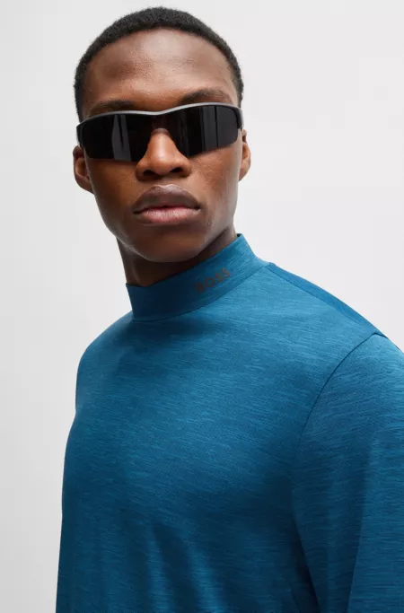 Slim-fit long-sleeved T-shirt in temperature-regulating fabric