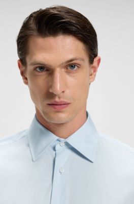 Camisa slim fit de popel&iacute;n de algod&oacute;n con el&aacute;stico, Celeste