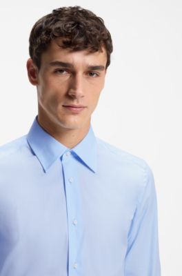 Camisa slim fit de popel&iacute;n de algod&oacute;n con el&aacute;stico, Celeste