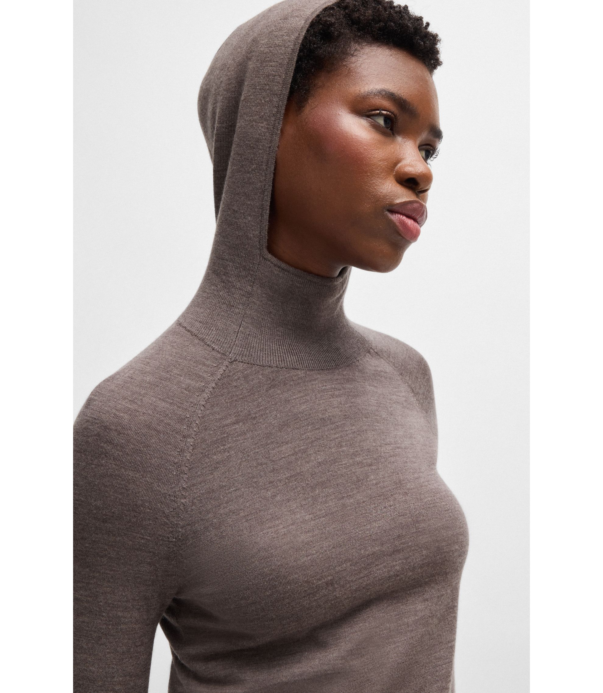 hbna50525714_085_340?wid=1980&