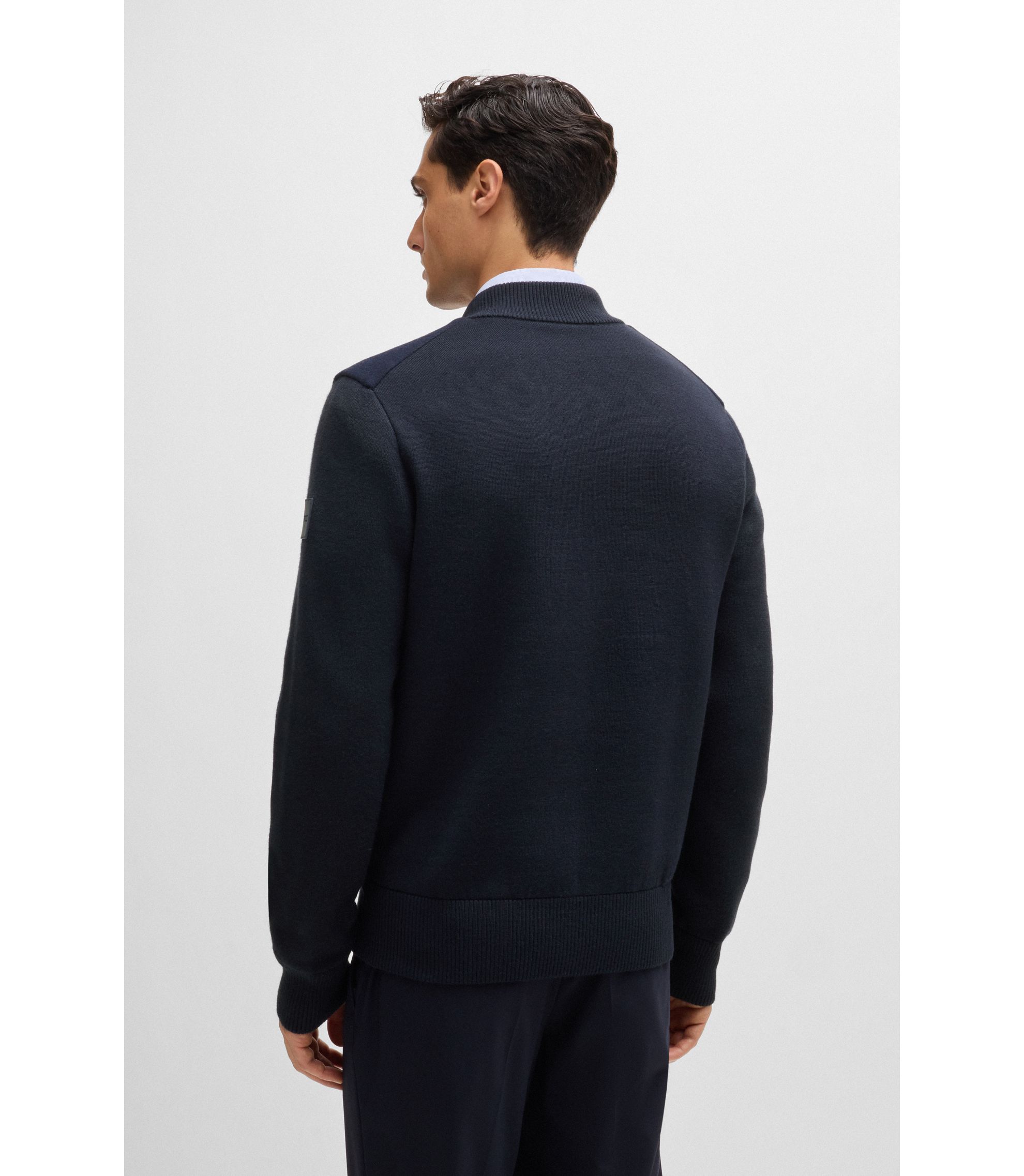 hbna50526850_404_360?wid=1980&