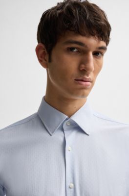 Chemise Slim en tissu stretch fa&ccedil;onn&eacute; performant, bleu clair