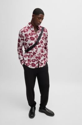 Camisa slim fit con estampado de temporada, Fantas&iacute;a
