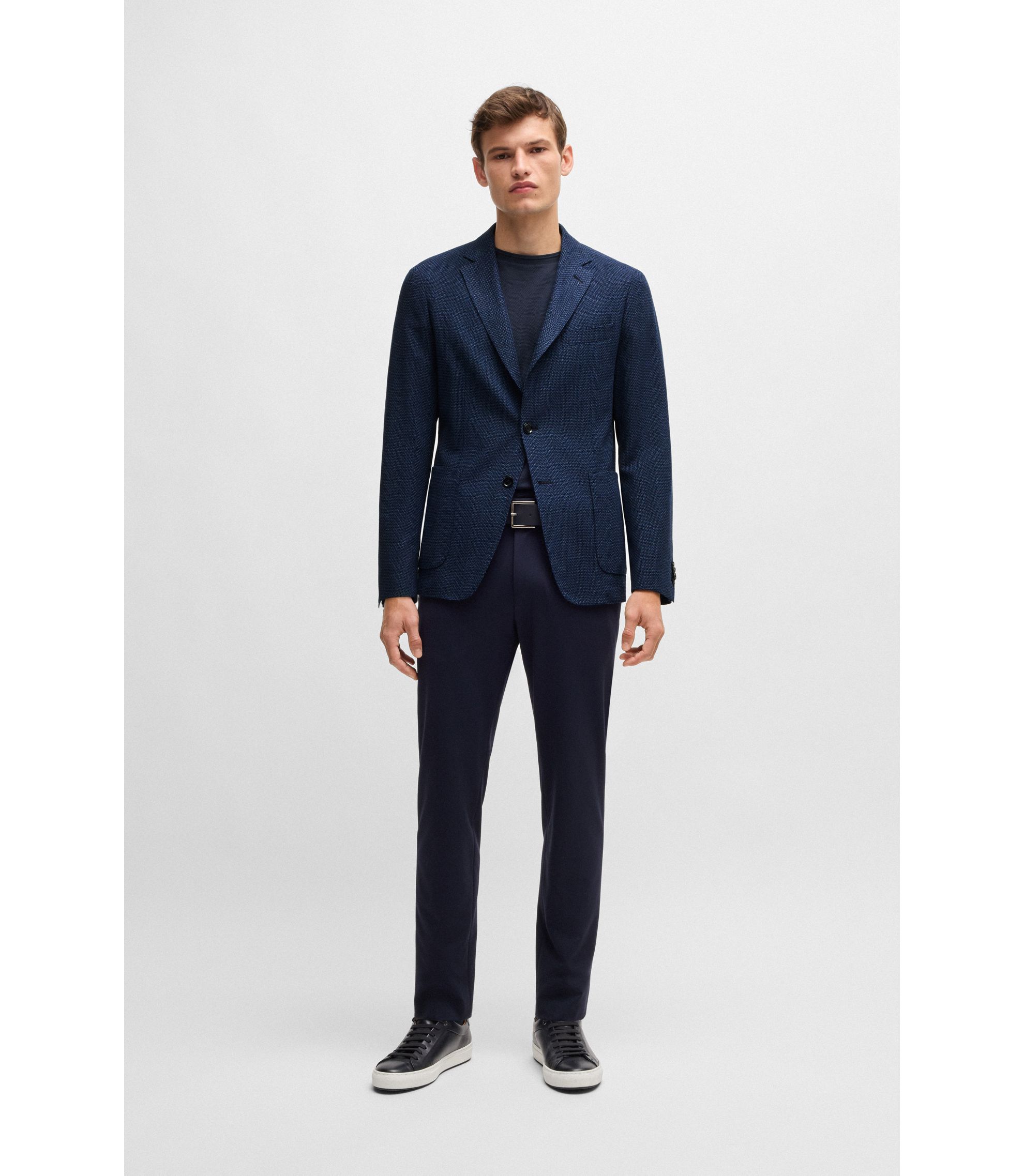 hbna50528012_404_300?wid=1980&