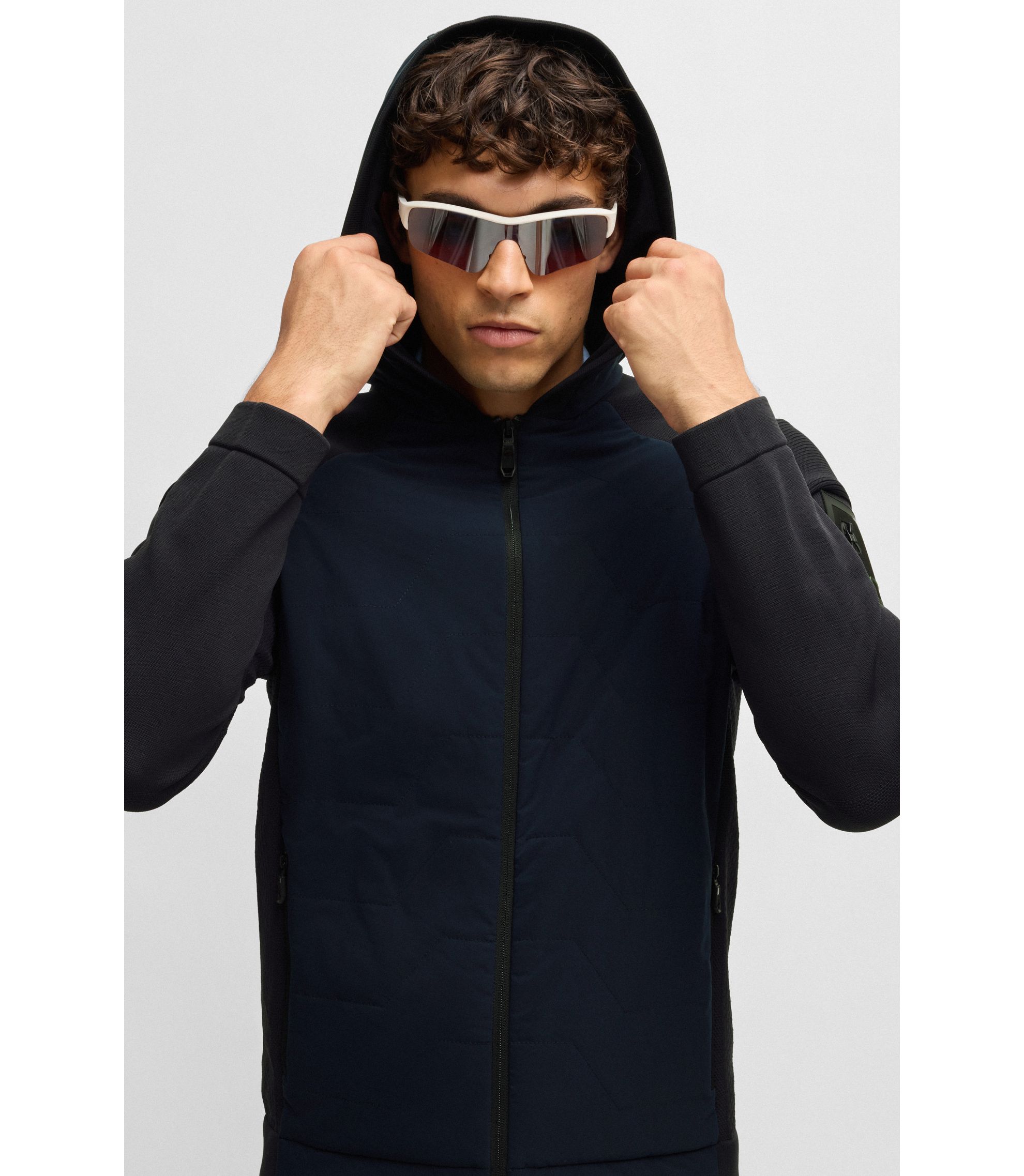 hbna50528762_402_340?wid=1980&