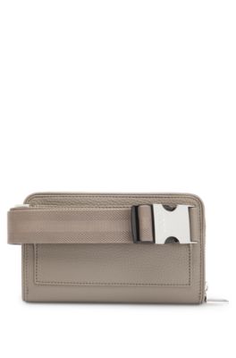Embossed-logo crossbody bag in Italian leather, Light Green