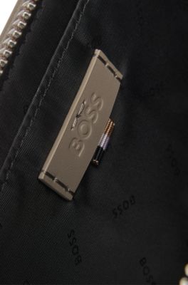 Embossed-logo crossbody bag in Italian leather, Light Green