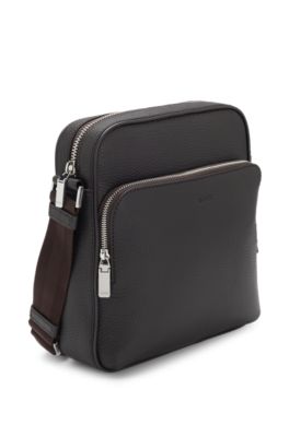 Embossed-logo reporter bag in Italian leather, Dark Brown