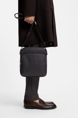 Embossed-logo reporter bag in Italian leather, Dark Brown