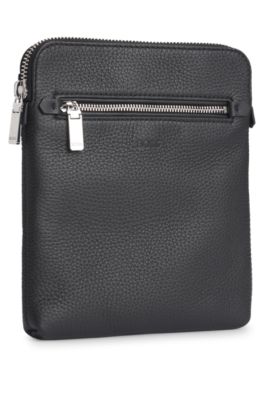 Embossed-logo envelope bag in Italian leather, Black