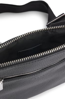 Embossed-logo envelope bag in Italian leather, Black