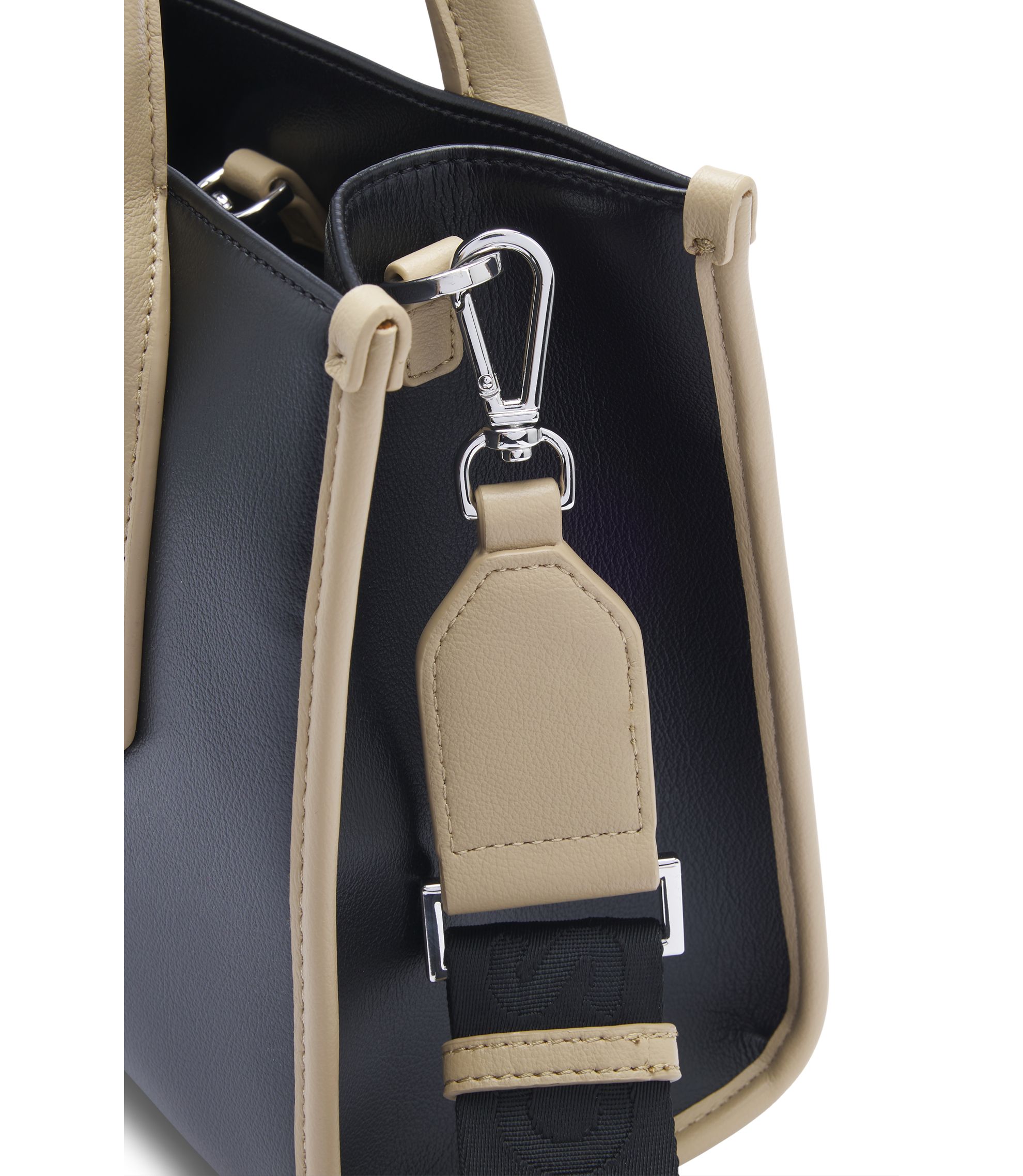 hbna50529408_003_241?wid=1980&