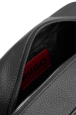 Grained washbag with stacked logo, Black