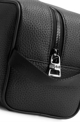 Grained washbag with stacked logo, Black