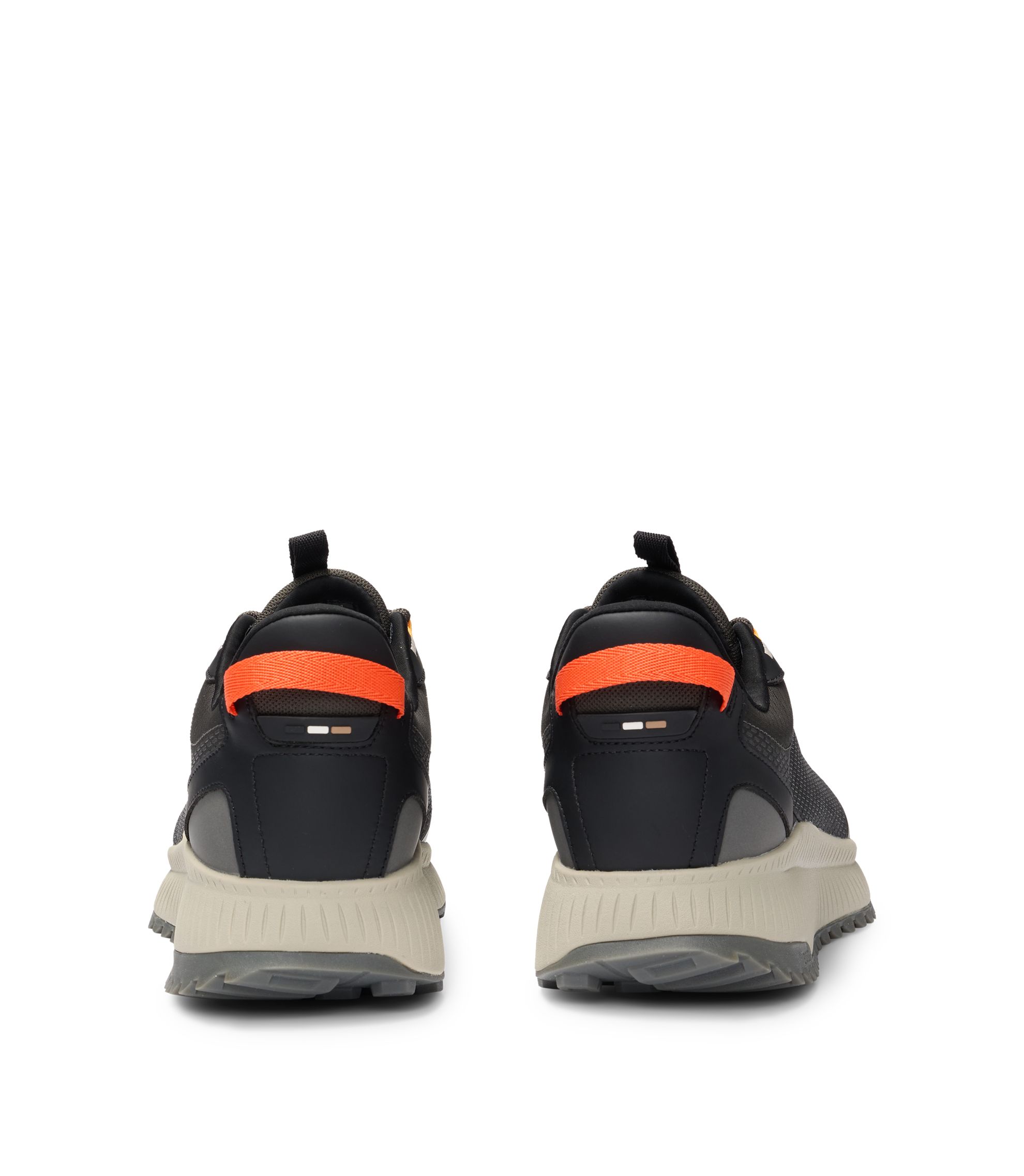 hbna50529538_016_210?wid=1980&