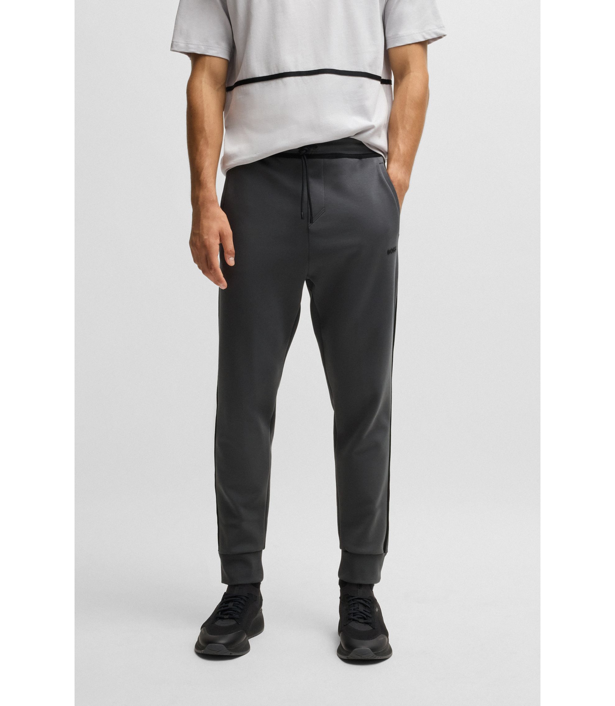 hbna50530030_027_350?wid=1980&