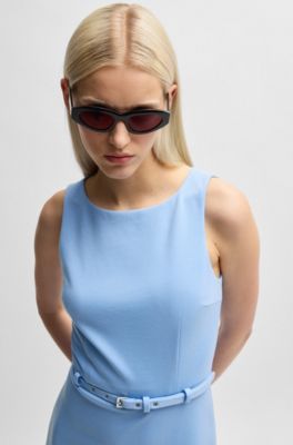 Vestido evas&eacute; con cintur&oacute;n de hebilla, Celeste