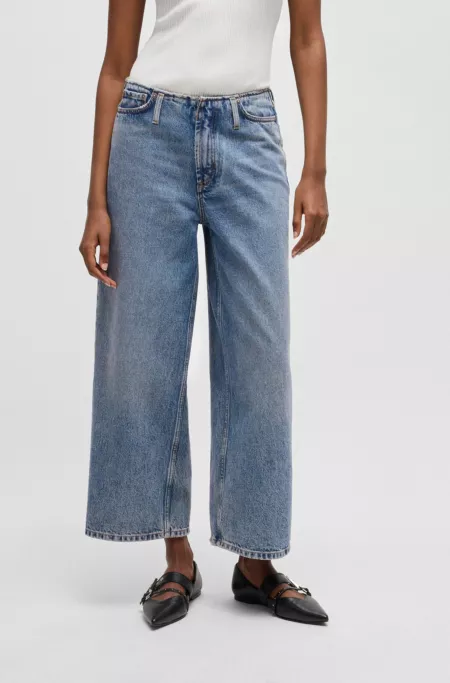 Relaxed-fit jeans with cropped length